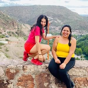 Meet your Posher, Lena